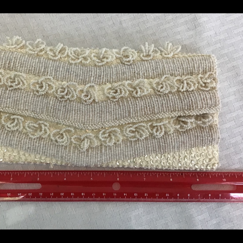 👛 HOAG 1960 vintage Cream Beaded Sequined  Clutch